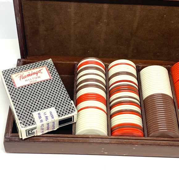 Poker Chips Hilton Flamingo Card Deck Case Plus Bonus Bicycle Brand Chips - Picture 5 of 7
